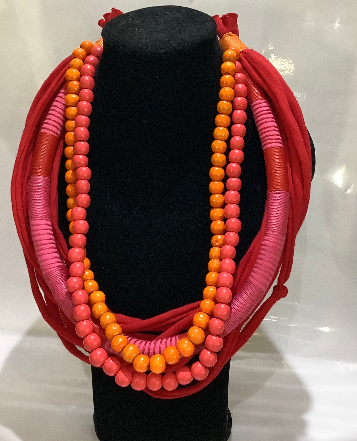 Akantse Neckpiece