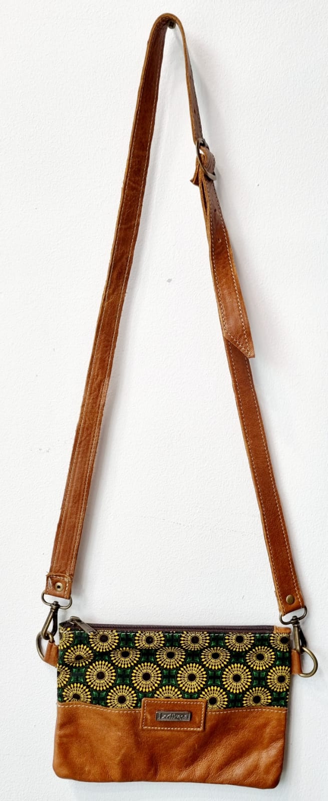 SHWE LEATHER SLING BAG
