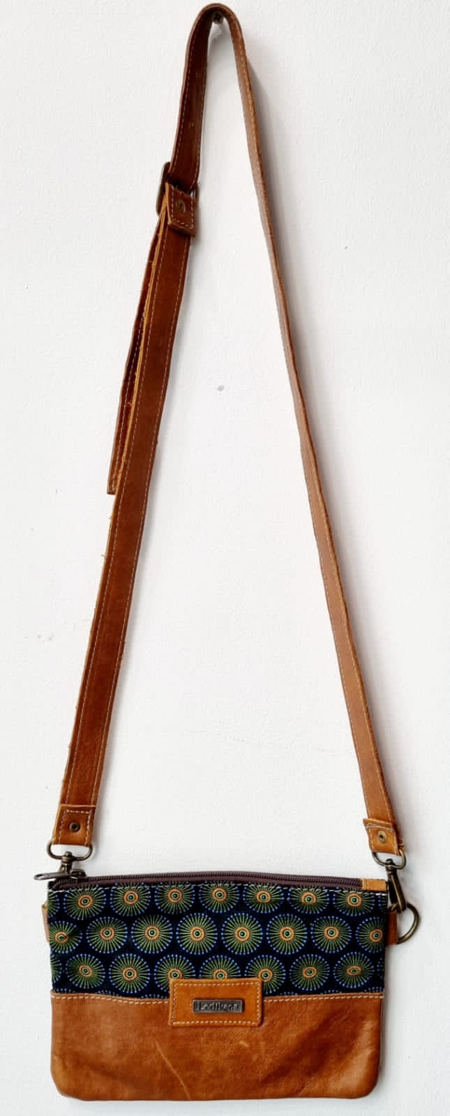 SHWE LEATHER SLING BAG