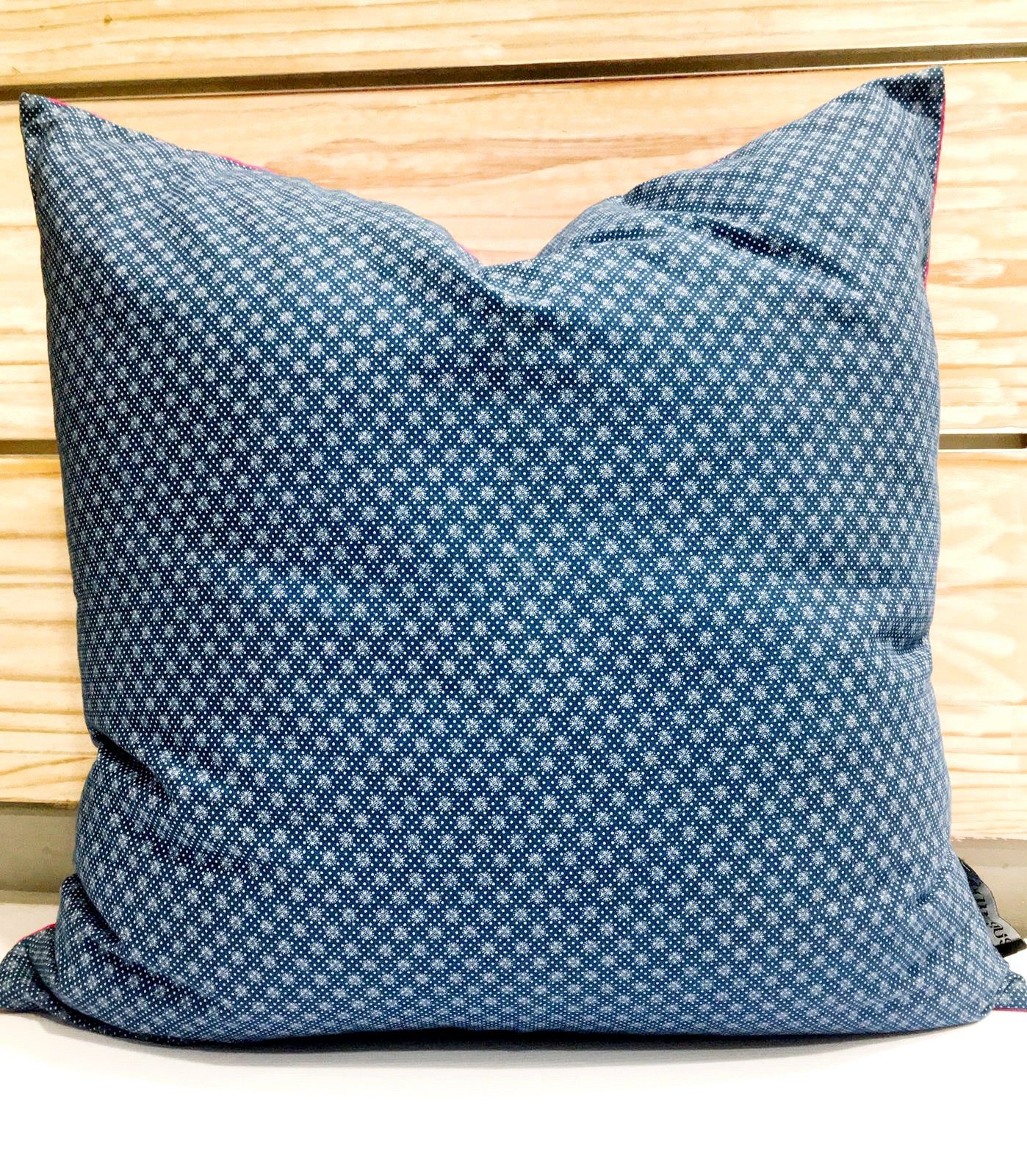 Shwe Cushion cover