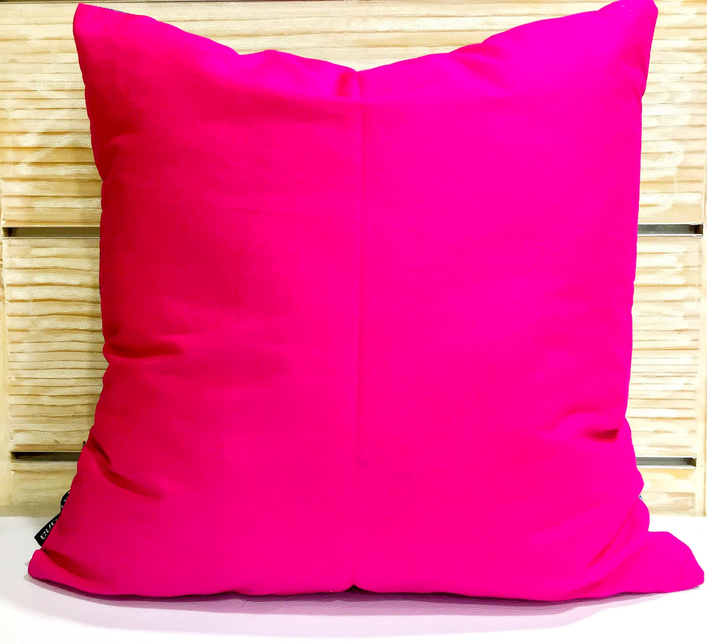 Shwe Cushion cover